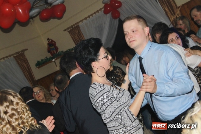 Zdjęcie w galerii na portalu naszraciborz.pl: Jubileuszowy bal walentynkowy Caritas w Wojnowicach  wiadomości z regionu