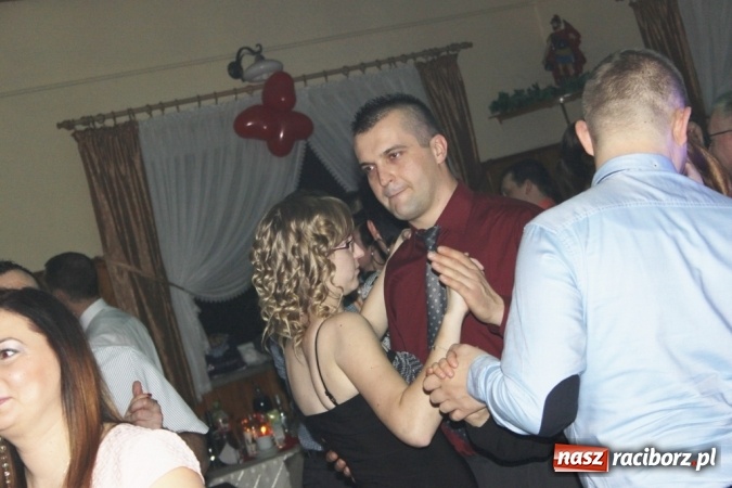 Zdjęcie w galerii na portalu naszraciborz.pl: Jubileuszowy bal walentynkowy Caritas w Wojnowicach  wiadomości z regionu