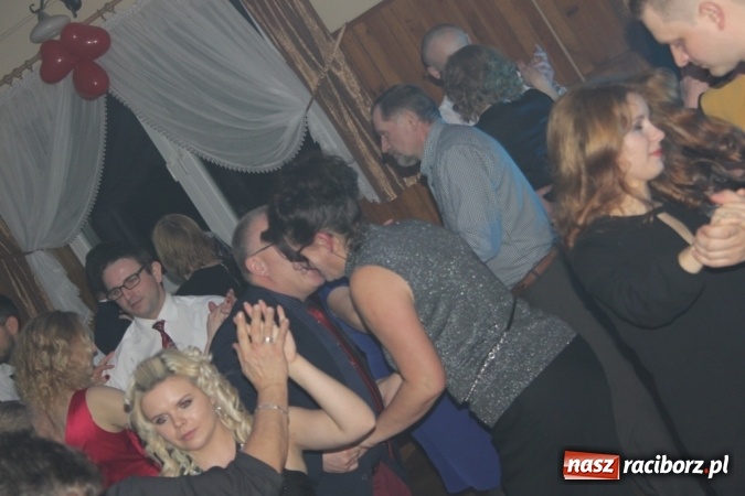 Zdjęcie w galerii na portalu naszraciborz.pl: Jubileuszowy bal walentynkowy Caritas w Wojnowicach  wiadomości z regionu
