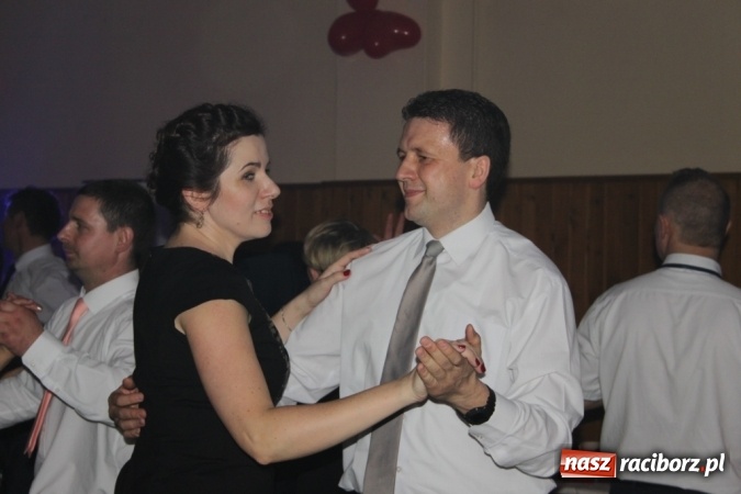 Zdjęcie w galerii na portalu naszraciborz.pl: Jubileuszowy bal walentynkowy Caritas w Wojnowicach  wiadomości z regionu