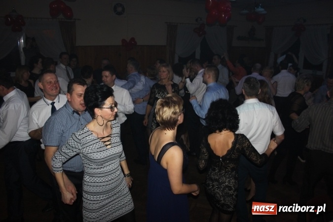 Zdjęcie w galerii na portalu naszraciborz.pl: Jubileuszowy bal walentynkowy Caritas w Wojnowicach  wiadomości z regionu