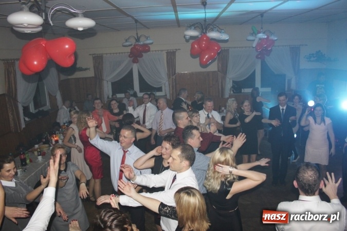 Zdjęcie w galerii na portalu naszraciborz.pl: Jubileuszowy bal walentynkowy Caritas w Wojnowicach  wiadomości z regionu