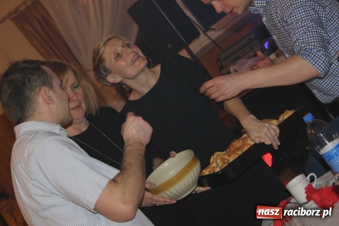 Zdjęcie w galerii na portalu naszraciborz.pl: Jubileuszowy bal walentynkowy Caritas w Wojnowicach  wiadomości z regionu