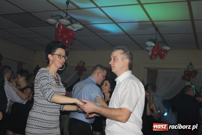 Zdjęcie w galerii na portalu naszraciborz.pl: Jubileuszowy bal walentynkowy Caritas w Wojnowicach  wiadomości z regionu