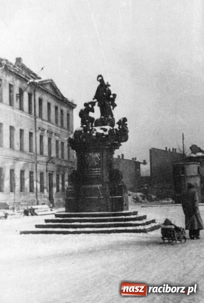 Zdjęcie w galerii na portalu naszraciborz.pl: Racibórz - kobiety czasów PRL-u. Zobacz archiwalne zdjęcia wiadomości z regionu