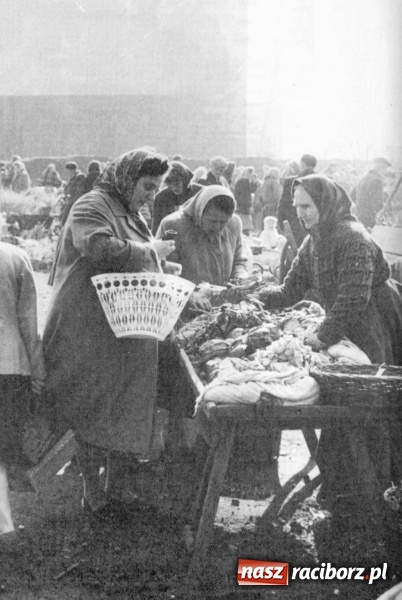 Zdjęcie w galerii na portalu naszraciborz.pl: Racibórz - kobiety czasów PRL-u. Zobacz archiwalne zdjęcia wiadomości z regionu