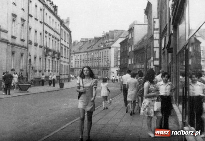 Zdjęcie w galerii na portalu naszraciborz.pl: Racibórz - kobiety czasów PRL-u. Zobacz archiwalne zdjęcia wiadomości z regionu
