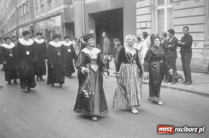 Zdjęcie w galerii na portalu naszraciborz.pl: Racibórz - kobiety czasów PRL-u. Zobacz archiwalne zdjęcia wiadomości z regionu