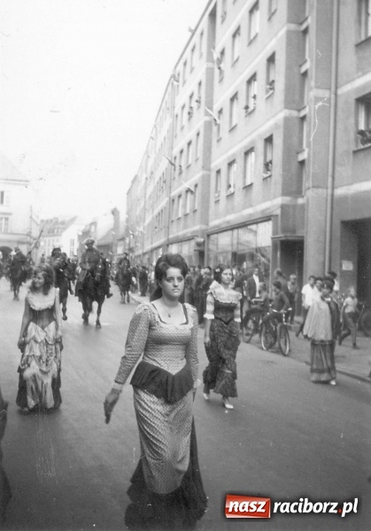 Zdjęcie w galerii na portalu naszraciborz.pl: Racibórz - kobiety czasów PRL-u. Zobacz archiwalne zdjęcia wiadomości z regionu