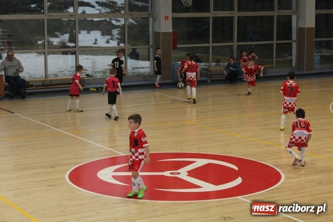 Zdjęcie w galerii na portalu naszraciborz.pl: Udany start młodych piłkarzy Tworkowa na turniejach w Brzegu i Šilheřovicach wiadomości z regionu