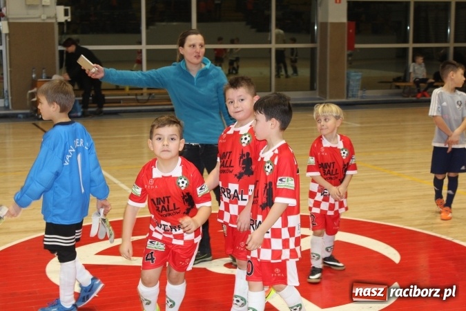 Zdjęcie w galerii na portalu naszraciborz.pl: Udany start młodych piłkarzy Tworkowa na turniejach w Brzegu i Šilheřovicach wiadomości z regionu
