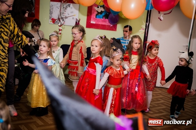 Zdjęcie w galerii na portalu naszraciborz.pl: Wspaniały bal przebierańców w Młodzieżowym Domu Kultury wiadomości z regionu