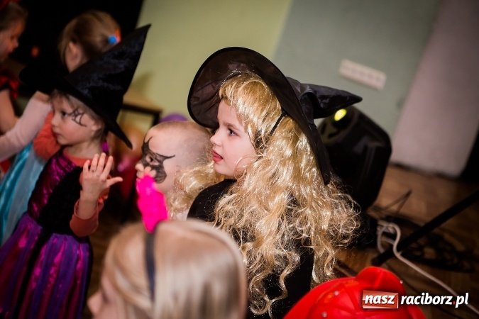 Zdjęcie w galerii na portalu naszraciborz.pl: Wspaniały bal przebierańców w Młodzieżowym Domu Kultury wiadomości z regionu