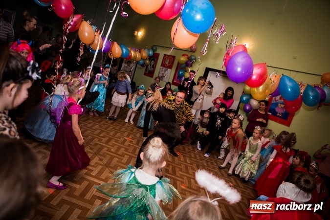 Zdjęcie w galerii na portalu naszraciborz.pl: Wspaniały bal przebierańców w Młodzieżowym Domu Kultury wiadomości z regionu