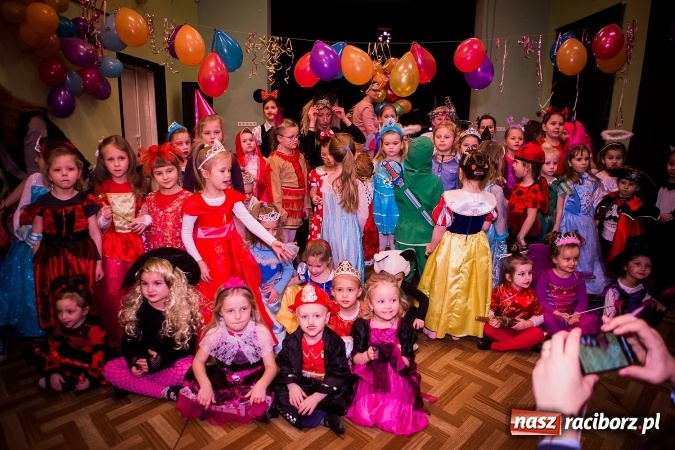 Zdjęcie w galerii na portalu naszraciborz.pl: Wspaniały bal przebierańców w Młodzieżowym Domu Kultury wiadomości z regionu