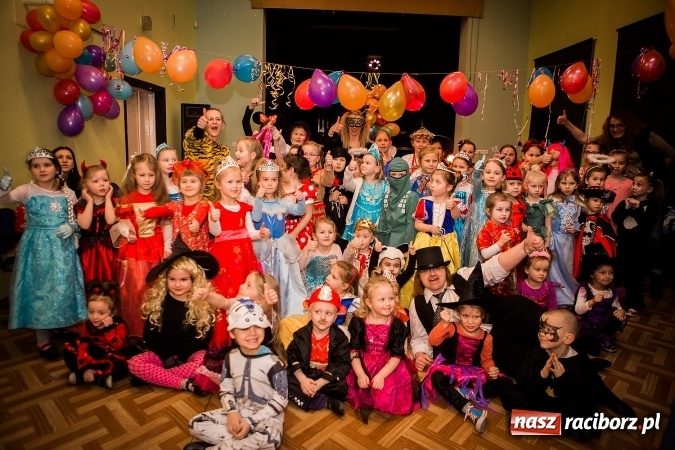 Zdjęcie w galerii na portalu naszraciborz.pl: Wspaniały bal przebierańców w Młodzieżowym Domu Kultury wiadomości z regionu