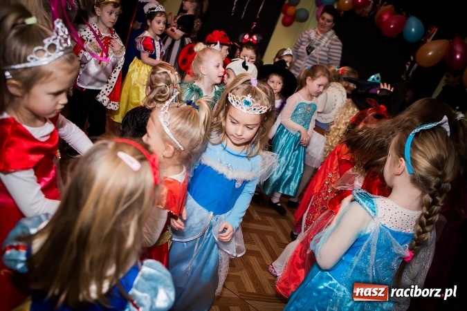 Zdjęcie w galerii na portalu naszraciborz.pl: Wspaniały bal przebierańców w Młodzieżowym Domu Kultury wiadomości z regionu