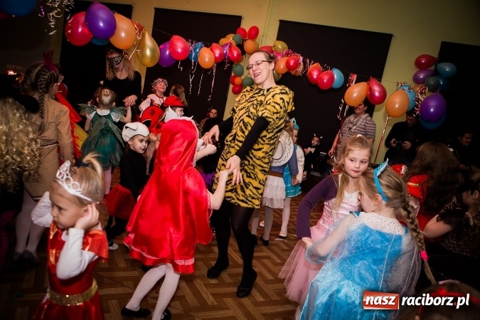 Zdjęcie w galerii na portalu naszraciborz.pl: Wspaniały bal przebierańców w Młodzieżowym Domu Kultury wiadomości z regionu