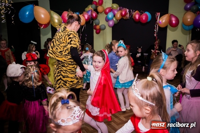 Zdjęcie w galerii na portalu naszraciborz.pl: Wspaniały bal przebierańców w Młodzieżowym Domu Kultury wiadomości z regionu