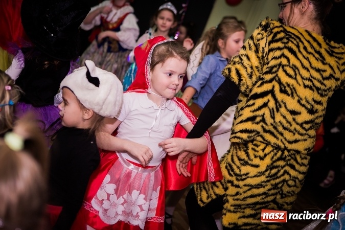 Zdjęcie w galerii na portalu naszraciborz.pl: Wspaniały bal przebierańców w Młodzieżowym Domu Kultury wiadomości z regionu