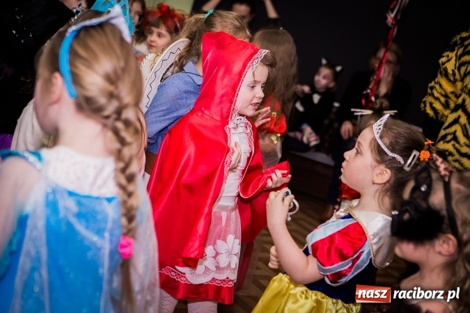 Zdjęcie w galerii na portalu naszraciborz.pl: Wspaniały bal przebierańców w Młodzieżowym Domu Kultury wiadomości z regionu