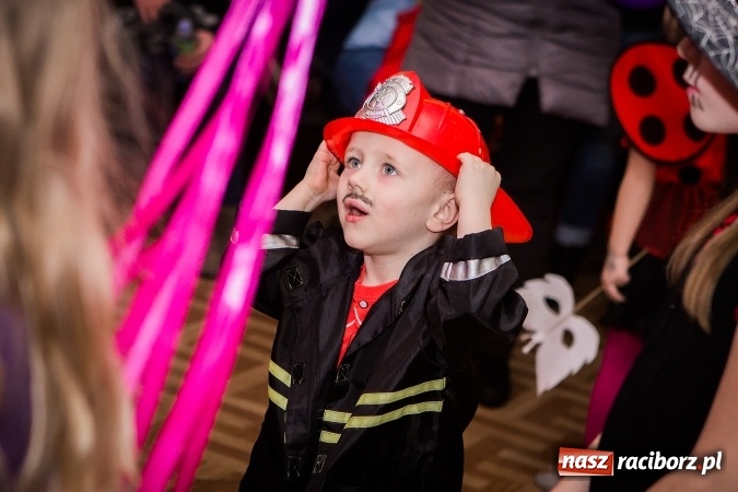 Zdjęcie w galerii na portalu naszraciborz.pl: Wspaniały bal przebierańców w Młodzieżowym Domu Kultury wiadomości z regionu