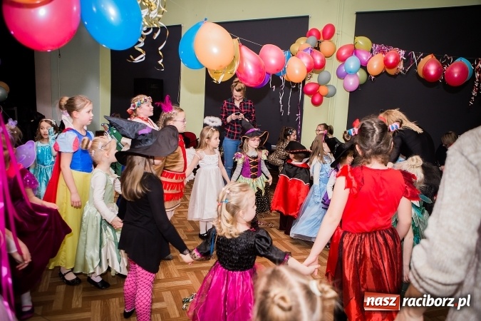 Zdjęcie w galerii na portalu naszraciborz.pl: Wspaniały bal przebierańców w Młodzieżowym Domu Kultury wiadomości z regionu