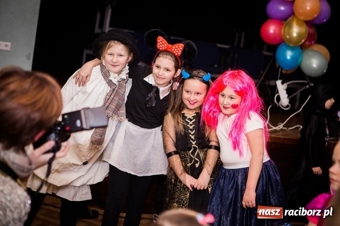 Zdjęcie w galerii na portalu naszraciborz.pl: Wspaniały bal przebierańców w Młodzieżowym Domu Kultury wiadomości z regionu