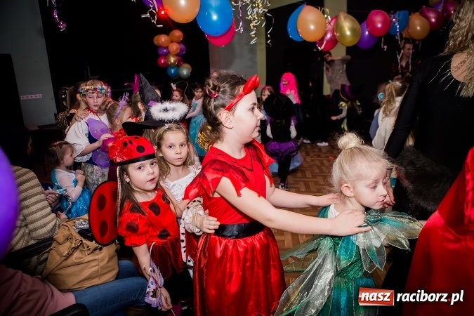 Zdjęcie w galerii na portalu naszraciborz.pl: Wspaniały bal przebierańców w Młodzieżowym Domu Kultury wiadomości z regionu