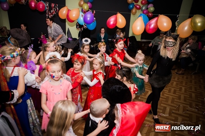 Zdjęcie w galerii na portalu naszraciborz.pl: Wspaniały bal przebierańców w Młodzieżowym Domu Kultury wiadomości z regionu