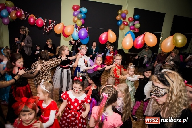 Zdjęcie w galerii na portalu naszraciborz.pl: Wspaniały bal przebierańców w Młodzieżowym Domu Kultury wiadomości z regionu