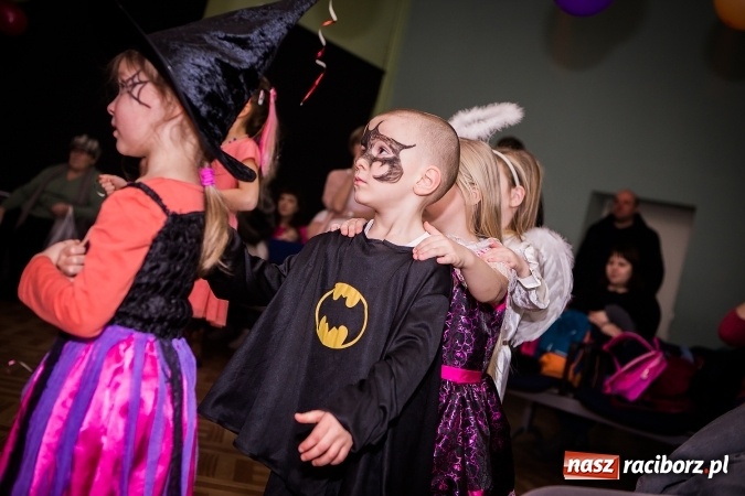 Zdjęcie w galerii na portalu naszraciborz.pl: Wspaniały bal przebierańców w Młodzieżowym Domu Kultury wiadomości z regionu