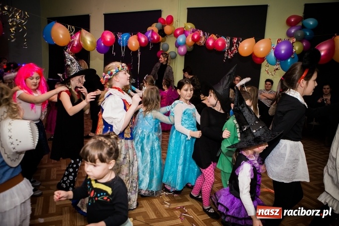 Zdjęcie w galerii na portalu naszraciborz.pl: Wspaniały bal przebierańców w Młodzieżowym Domu Kultury wiadomości z regionu
