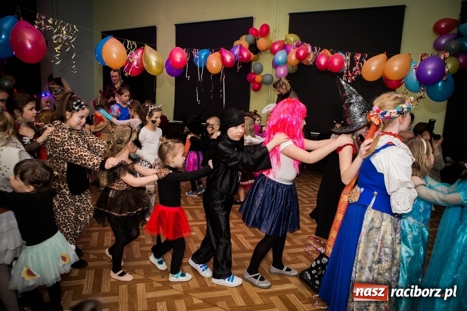 Zdjęcie w galerii na portalu naszraciborz.pl: Wspaniały bal przebierańców w Młodzieżowym Domu Kultury wiadomości z regionu