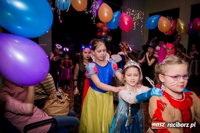 Zdjęcie w galerii na portalu naszraciborz.pl: Wspaniały bal przebierańców w Młodzieżowym Domu Kultury wiadomości z regionu