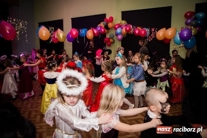 Zdjęcie w galerii na portalu naszraciborz.pl: Wspaniały bal przebierańców w Młodzieżowym Domu Kultury wiadomości z regionu
