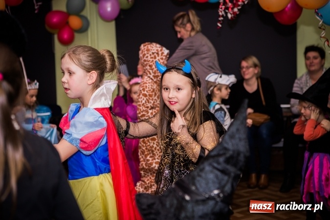 Zdjęcie w galerii na portalu naszraciborz.pl: Wspaniały bal przebierańców w Młodzieżowym Domu Kultury wiadomości z regionu