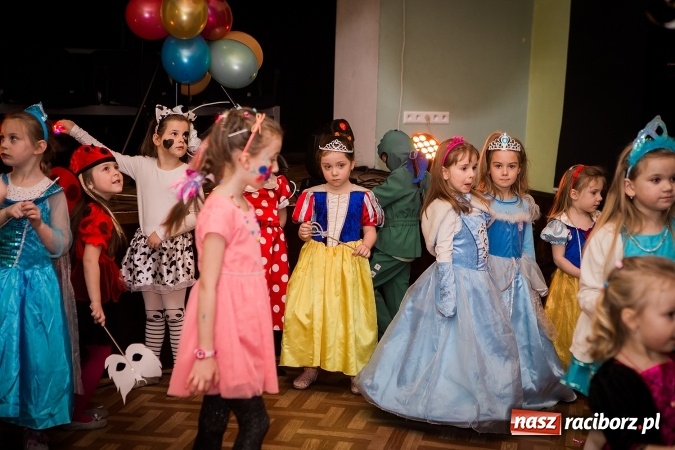 Zdjęcie w galerii na portalu naszraciborz.pl: Wspaniały bal przebierańców w Młodzieżowym Domu Kultury wiadomości z regionu