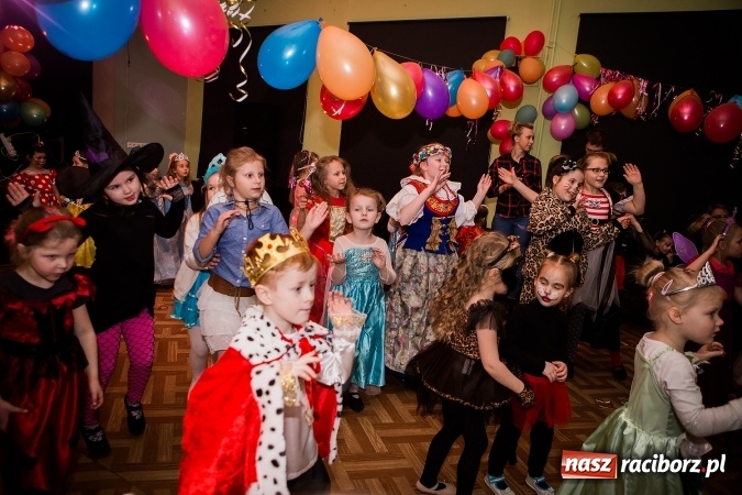 Zdjęcie w galerii na portalu naszraciborz.pl: Wspaniały bal przebierańców w Młodzieżowym Domu Kultury wiadomości z regionu
