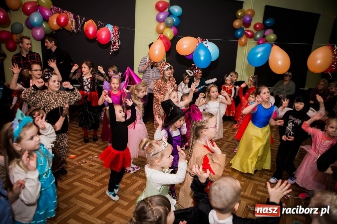 Zdjęcie w galerii na portalu naszraciborz.pl: Wspaniały bal przebierańców w Młodzieżowym Domu Kultury wiadomości z regionu
