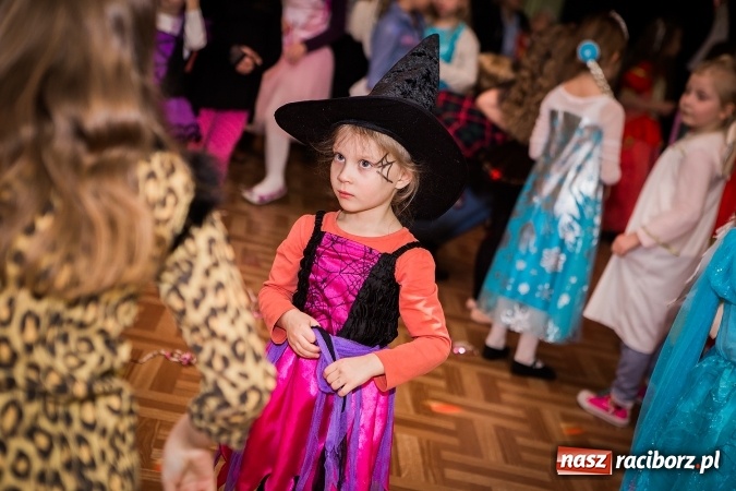 Zdjęcie w galerii na portalu naszraciborz.pl: Wspaniały bal przebierańców w Młodzieżowym Domu Kultury wiadomości z regionu