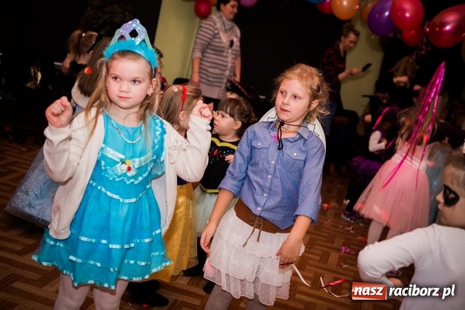Zdjęcie w galerii na portalu naszraciborz.pl: Wspaniały bal przebierańców w Młodzieżowym Domu Kultury wiadomości z regionu