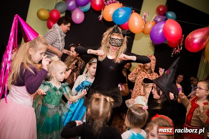 Zdjęcie w galerii na portalu naszraciborz.pl: Wspaniały bal przebierańców w Młodzieżowym Domu Kultury wiadomości z regionu