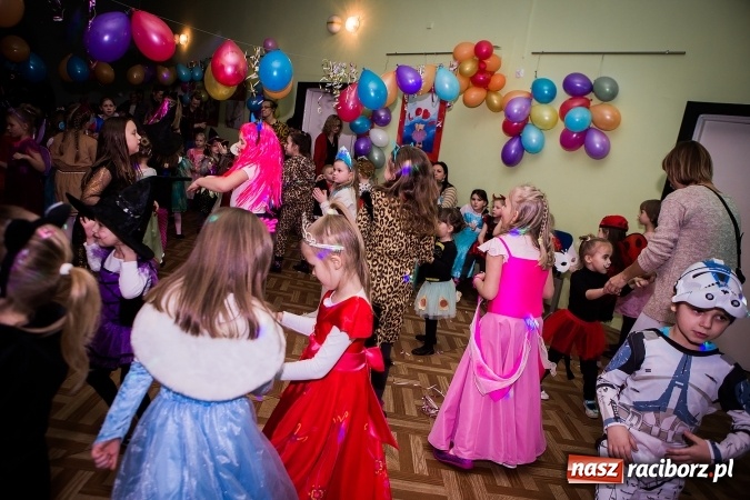 Zdjęcie w galerii na portalu naszraciborz.pl: Wspaniały bal przebierańców w Młodzieżowym Domu Kultury wiadomości z regionu