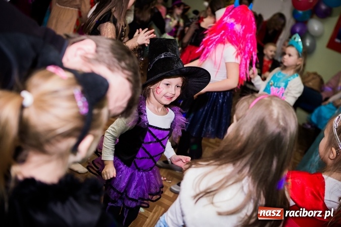 Zdjęcie w galerii na portalu naszraciborz.pl: Wspaniały bal przebierańców w Młodzieżowym Domu Kultury wiadomości z regionu