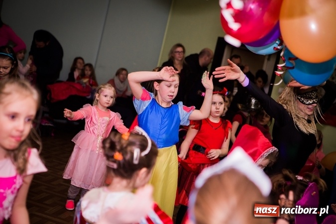 Zdjęcie w galerii na portalu naszraciborz.pl: Wspaniały bal przebierańców w Młodzieżowym Domu Kultury wiadomości z regionu