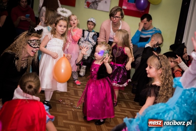 Zdjęcie w galerii na portalu naszraciborz.pl: Wspaniały bal przebierańców w Młodzieżowym Domu Kultury wiadomości z regionu