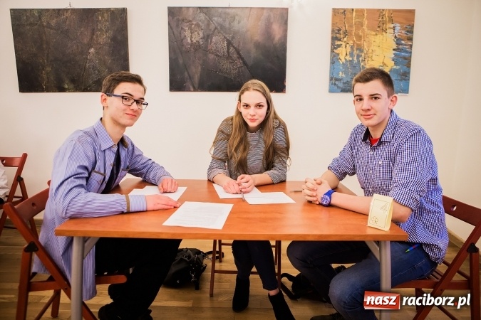 Zdjęcie w galerii na portalu naszraciborz.pl: Z Zamku Piastowskiego do siedmiu europejskich stolic - druga edycja gry edukacyjnej Czy leci z nami pilot? wiadomości z regionu