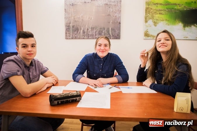 Zdjęcie w galerii na portalu naszraciborz.pl: Z Zamku Piastowskiego do siedmiu europejskich stolic - druga edycja gry edukacyjnej Czy leci z nami pilot? wiadomości z regionu