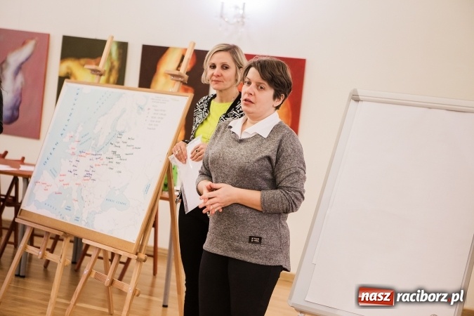 Zdjęcie w galerii na portalu naszraciborz.pl: Z Zamku Piastowskiego do siedmiu europejskich stolic - druga edycja gry edukacyjnej Czy leci z nami pilot? wiadomości z regionu